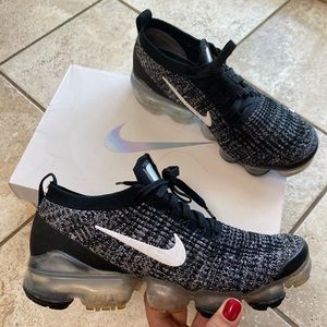 Nike Air Vapormax Flyknit 3 in Black-Metallic Silver✨